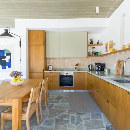 Lefkos Lofos Villa *